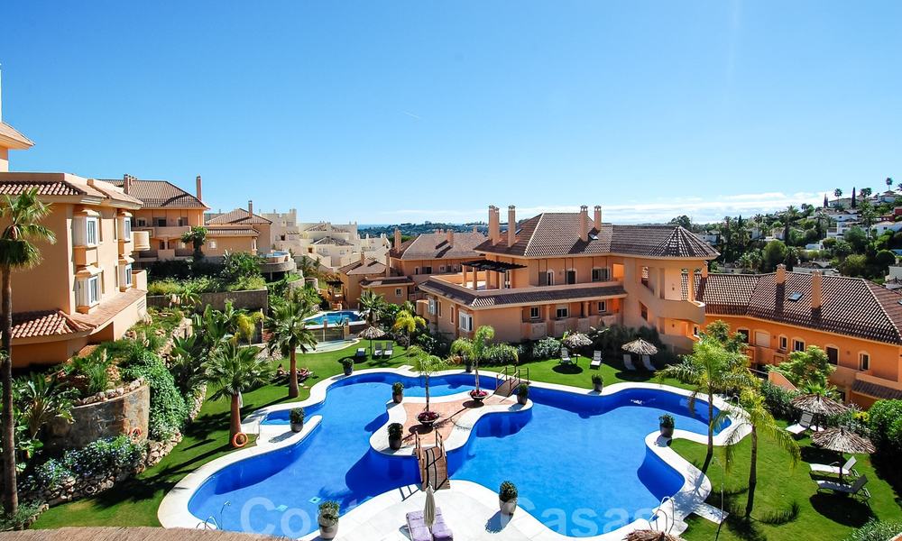 Zeldzaam, zeer mooi penthouse appartement met groot terras en adembenemend zeezicht te koop in Nueva Andalucia, Marbella 20382