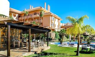 Zeldzaam, zeer mooi penthouse appartement met groot terras en adembenemend zeezicht te koop in Nueva Andalucia, Marbella 20388 