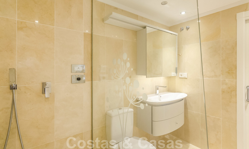 Aantrekkelijk, volledig gerenoveerd appartement in een prestigieus complex te koop, Nueva Andalucia, Marbella 20632