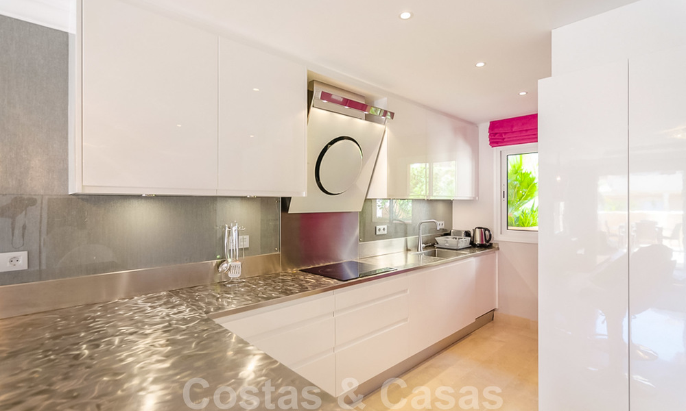 Aantrekkelijk, volledig gerenoveerd appartement in een prestigieus complex te koop, Nueva Andalucia, Marbella 20651