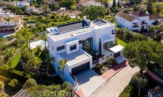 VERKOCHT. Super luxueuze eigentijdse villa met uitzicht op zee en bergen te koop in de Gouden Driehoek van Benahavis, Estepona, Marbella 20754 