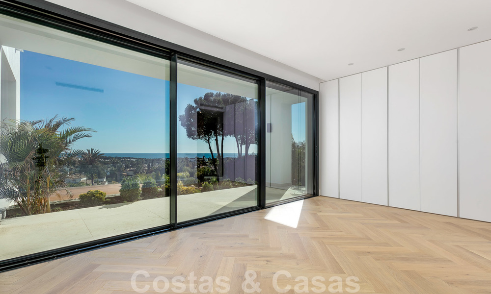 VERKOCHT. Super luxueuze eigentijdse villa met uitzicht op zee en bergen te koop in de Gouden Driehoek van Benahavis, Estepona, Marbella 20764