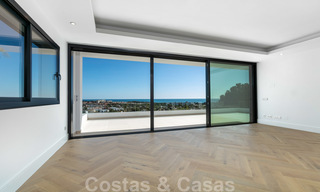 VERKOCHT. Super luxueuze eigentijdse villa met uitzicht op zee en bergen te koop in de Gouden Driehoek van Benahavis, Estepona, Marbella 20767 