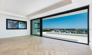 VERKOCHT. Super luxueuze eigentijdse villa met uitzicht op zee en bergen te koop in de Gouden Driehoek van Benahavis, Estepona, Marbella 20776 