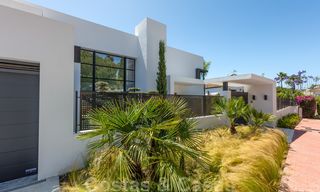 VERKOCHT. Super luxueuze eigentijdse villa met uitzicht op zee en bergen te koop in de Gouden Driehoek van Benahavis, Estepona, Marbella 25446 