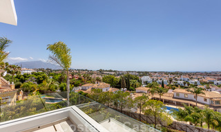 VERKOCHT. Super luxueuze eigentijdse villa met uitzicht op zee en bergen te koop in de Gouden Driehoek van Benahavis, Estepona, Marbella 25447 