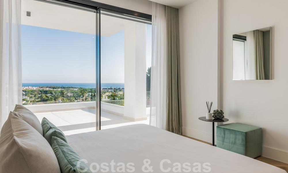 VERKOCHT. Super luxueuze eigentijdse villa met uitzicht op zee en bergen te koop in de Gouden Driehoek van Benahavis, Estepona, Marbella 29789
