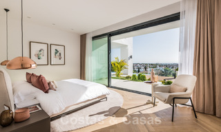 VERKOCHT. Super luxueuze eigentijdse villa met uitzicht op zee en bergen te koop in de Gouden Driehoek van Benahavis, Estepona, Marbella 32024 