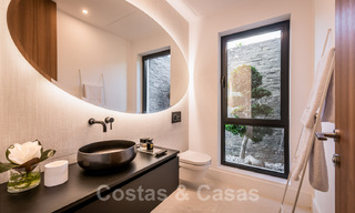 VERKOCHT. Super luxueuze eigentijdse villa met uitzicht op zee en bergen te koop in de Gouden Driehoek van Benahavis, Estepona, Marbella 32025 