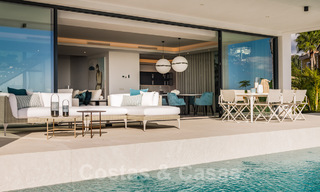 VERKOCHT. Super luxueuze eigentijdse villa met uitzicht op zee en bergen te koop in de Gouden Driehoek van Benahavis, Estepona, Marbella 32029 