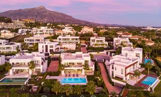 Elegante eigentijdse luxe villa met zeezicht te koop in het gegeerde Nueva Andalucia, Marbella 20876 
