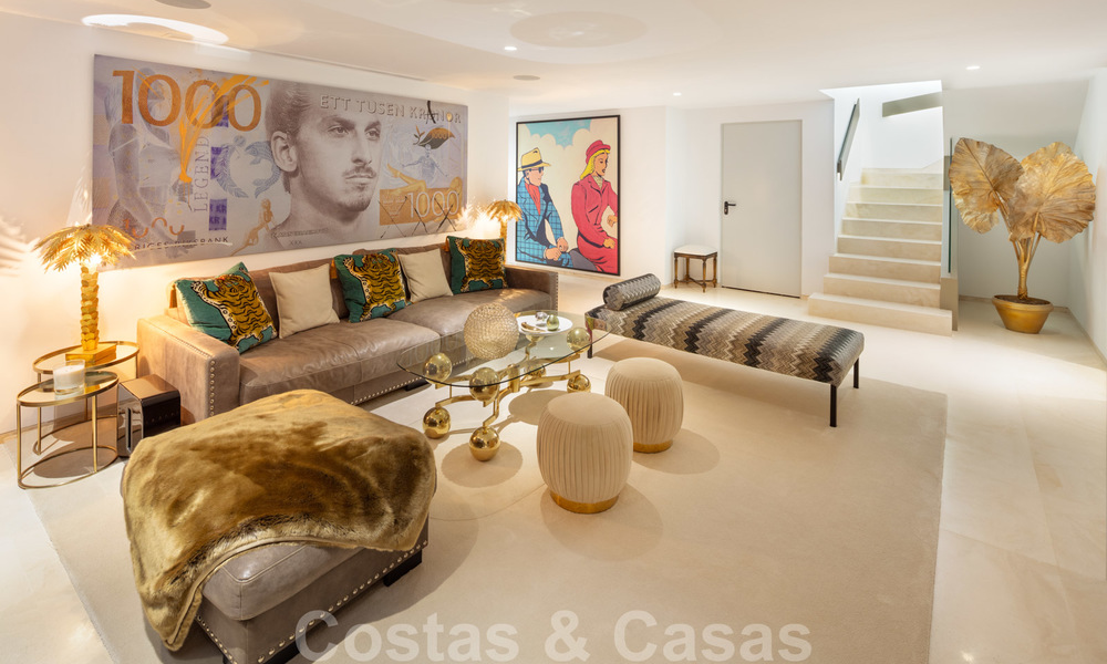 Elegante eigentijdse luxe villa met zeezicht te koop in het gegeerde Nueva Andalucia, Marbella 20900