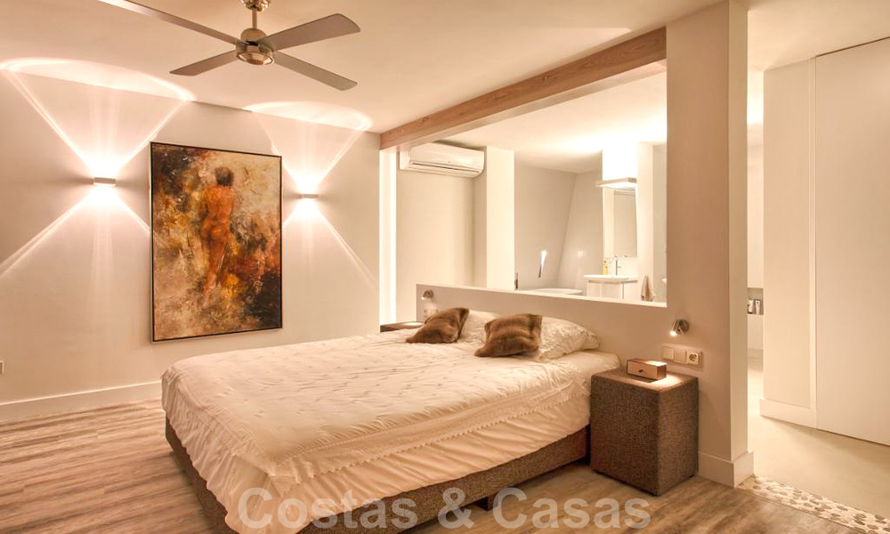 Charmante, volledig gerenoveerde luxe villa met uitzicht op zee en de bergen te koop, Nueva Andalucia, Marbella 20913