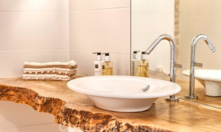 Charmante, volledig gerenoveerde luxe villa met uitzicht op zee en de bergen te koop, Nueva Andalucia, Marbella 20919 