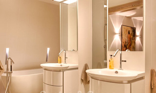 Charmante, volledig gerenoveerde luxe villa met uitzicht op zee en de bergen te koop, Nueva Andalucia, Marbella 20933 