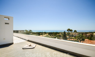 Moderne luxe villa met panoramisch zeezicht te koop in het prestigieuze Golden Mile district van Marbella 20977 