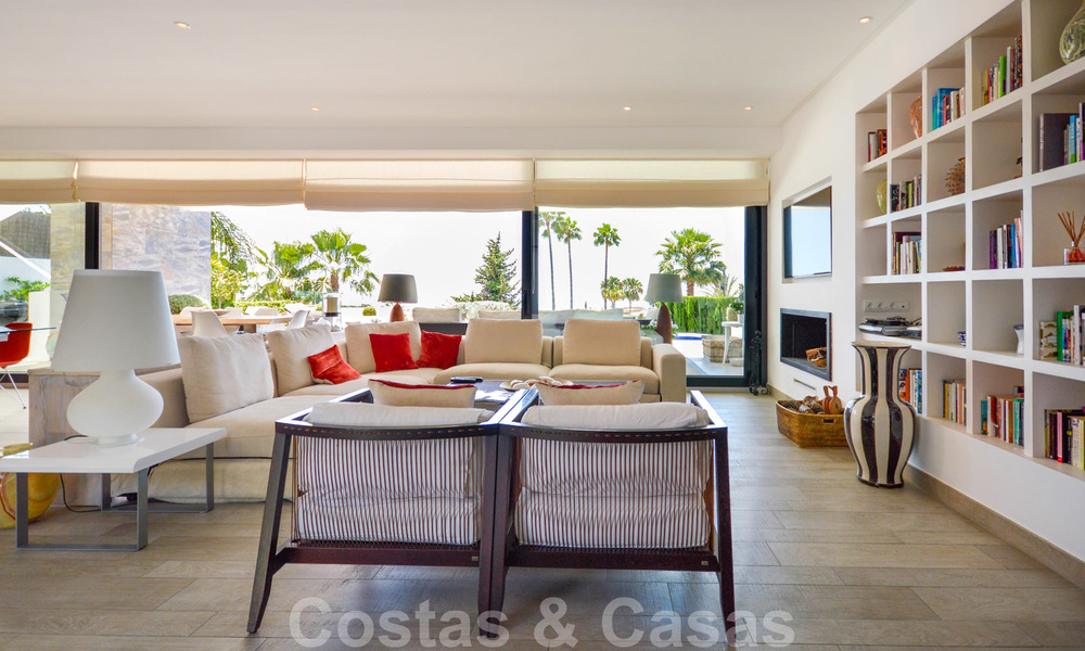 Moderne luxe villa met panoramisch zeezicht te koop in het prestigieuze Golden Mile district van Marbella 20989