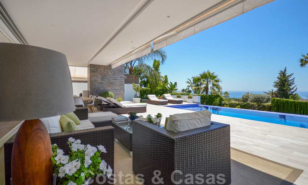 Moderne luxe villa met panoramisch zeezicht te koop in het prestigieuze Golden Mile district van Marbella 20998