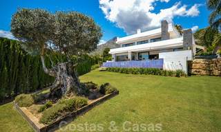 Moderne luxe villa met panoramisch zeezicht te koop in het prestigieuze Golden Mile district van Marbella 21008 