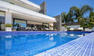 Moderne luxe villa met panoramisch zeezicht te koop in het prestigieuze Golden Mile district van Marbella 21009 