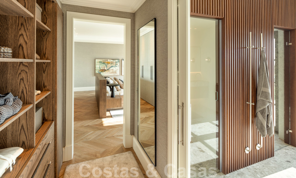 Statige, volledig gerenoveerde klassieke villa met zeezicht te koop, Sierra Blanca, Marbella 21029