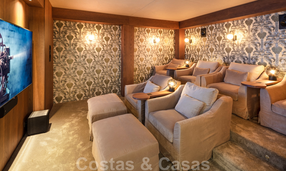 Statige, volledig gerenoveerde klassieke villa met zeezicht te koop, Sierra Blanca, Marbella 21030