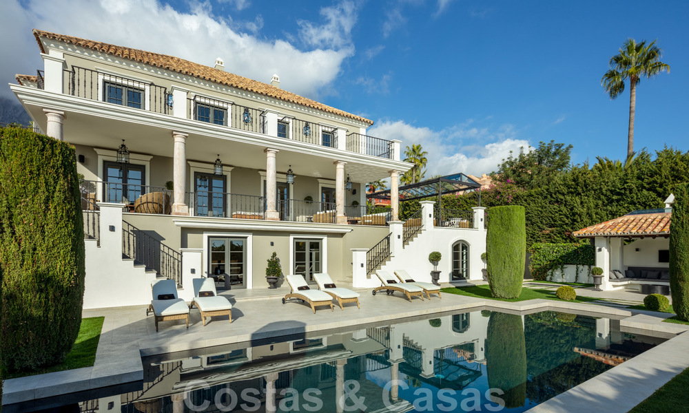 Statige, volledig gerenoveerde klassieke villa met zeezicht te koop, Sierra Blanca, Marbella 21037