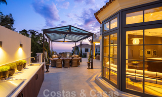 Statige, volledig gerenoveerde klassieke villa met zeezicht te koop, Sierra Blanca, Marbella 21043 