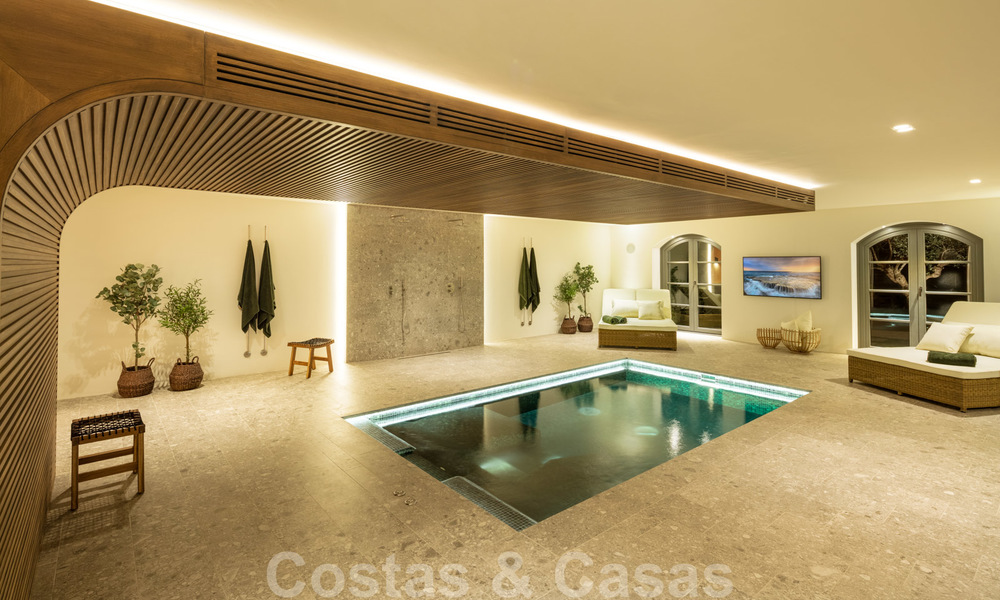 Statige, volledig gerenoveerde klassieke villa met zeezicht te koop, Sierra Blanca, Marbella 21049