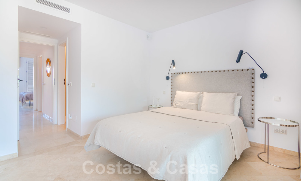 Te koop: lichtrijke, ruime schakelvilla in een populaire strandurbanisatie op de New Golden Mile, tussen Marbella en Estepona 21191