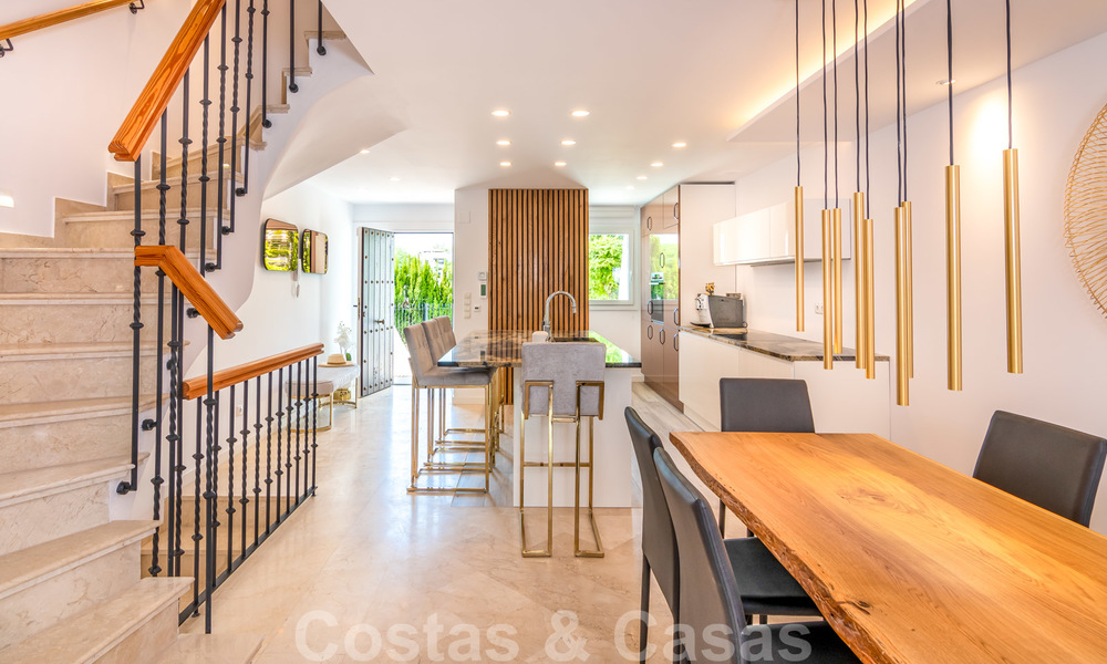 Te koop: lichtrijke, ruime schakelvilla in een populaire strandurbanisatie op de New Golden Mile, tussen Marbella en Estepona 21207