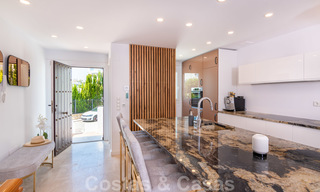 Te koop: lichtrijke, ruime schakelvilla in een populaire strandurbanisatie op de New Golden Mile, tussen Marbella en Estepona 21208 