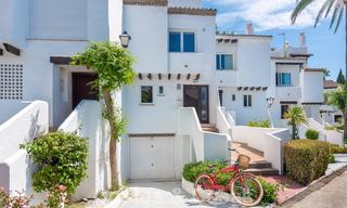 Te koop: lichtrijke, ruime schakelvilla in een populaire strandurbanisatie op de New Golden Mile, tussen Marbella en Estepona 21211 