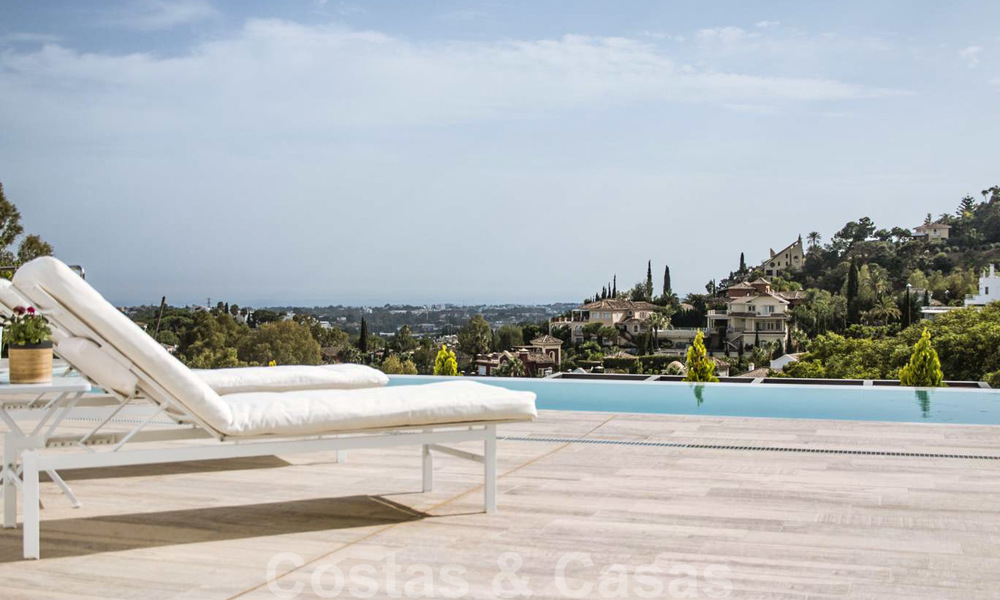 Te koop: instapklare nieuwe moderne villa met panoramisch uitzicht in een gegeerde urbanisatie in Benahavis - Marbella 21272
