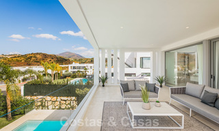 Eigentijdse luxe villa met veel privacy te koop, in de Golf Vallei van Nueva Andalucia, Marbella 21372 