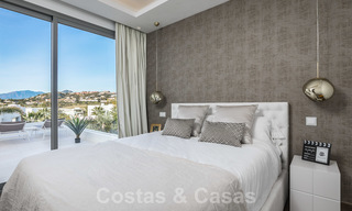 Eigentijdse luxe villa met veel privacy te koop, in de Golf Vallei van Nueva Andalucia, Marbella 21378 