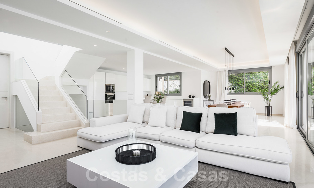 Eigentijdse luxe villa met veel privacy te koop, in de Golf Vallei van Nueva Andalucia, Marbella 21381