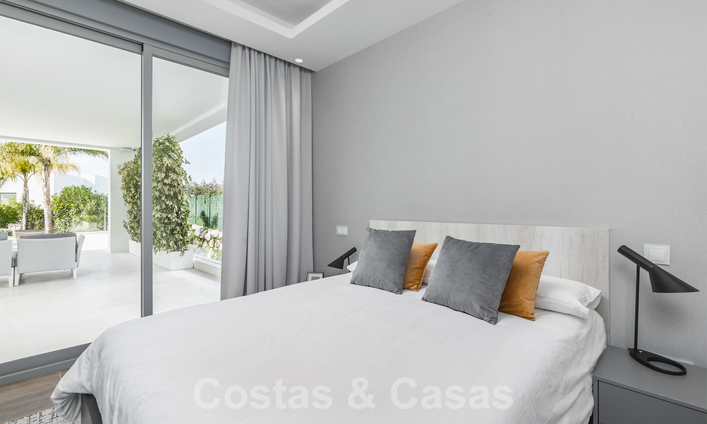 Eigentijdse luxe villa met veel privacy te koop, in de Golf Vallei van Nueva Andalucia, Marbella 21384