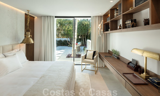 Weelderige modern-mediterrane luxe villa te koop, direct aan de golfbaan in Nueva Andalucia, Marbella 21508 