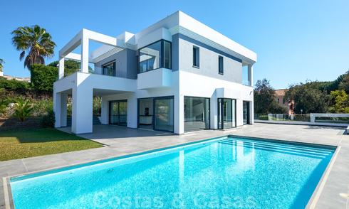 Prachtige nieuwe eigentijdse villa te koop, klaar om in te trekken, Oost-Marbella 21767