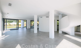 Prachtige nieuwe eigentijdse villa te koop, klaar om in te trekken, Oost-Marbella 21779 