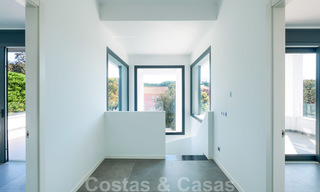 Prachtige nieuwe eigentijdse villa te koop, klaar om in te trekken, Oost-Marbella 21793 