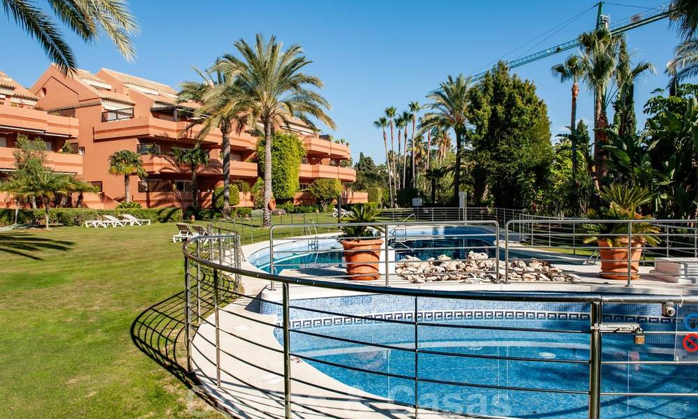 Penthouse appartement te koop in exclusieve urbanisatie aan het strand tussen Puerto Banus en San Pedro, Marbella 21757