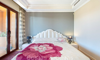 Luxe appartement te koop in een exclusief complex direct aan het strand op de New Golden Mile, Estepona 21805 