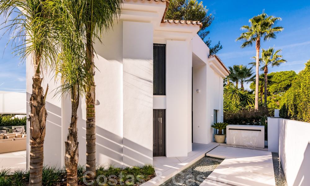 Zeer stijlvolle eigentijdse luxe villa te koop in het hart van de Golf Vallei, instapklaar - Nueva Andalucia, Marbella 21835