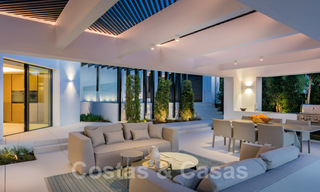 Zeer stijlvolle eigentijdse luxe villa te koop in het hart van de Golf Vallei, instapklaar - Nueva Andalucia, Marbella 21847 