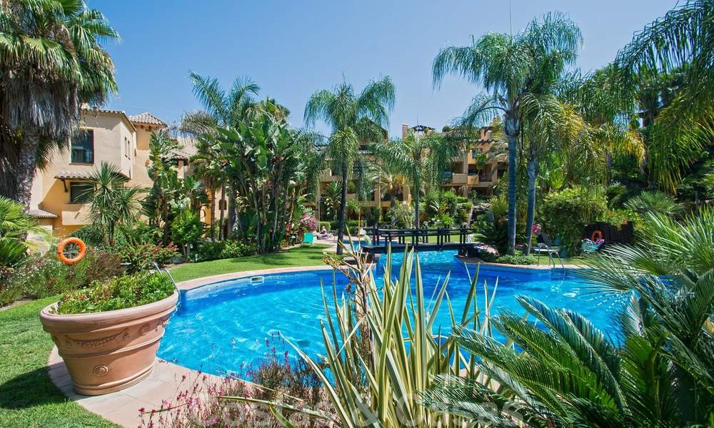Aantrekkelijk luxe penthouse te koop, geprijsd om te verkopen aan de New Golden Mile, Marbella - Estepona 21903