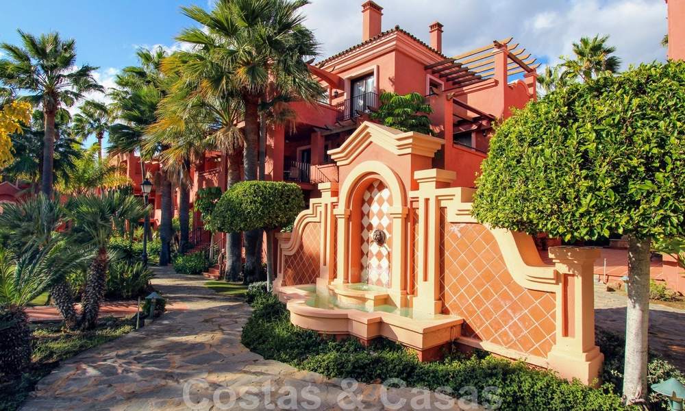 Aantrekkelijk investerings- of vakantieappartement te koop in een populair resort, op loopafstand van het strand en Puerto Banus, Marbella 21929