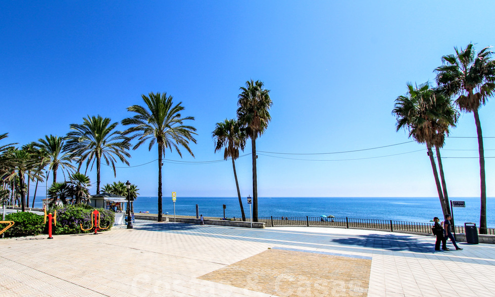 Recentelijk gerenoveerd helder appartement te koop in een prachtig strandcomplex op loopafstand van voorzieningen en San Pedro, Marbella 21943