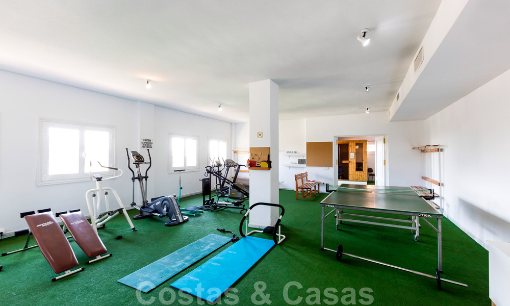 Indrukwekkend penthouse appartement te met panoramisch zeezicht te koop in de Golf Vallei van Nueva Andalucia, Marbella 37529